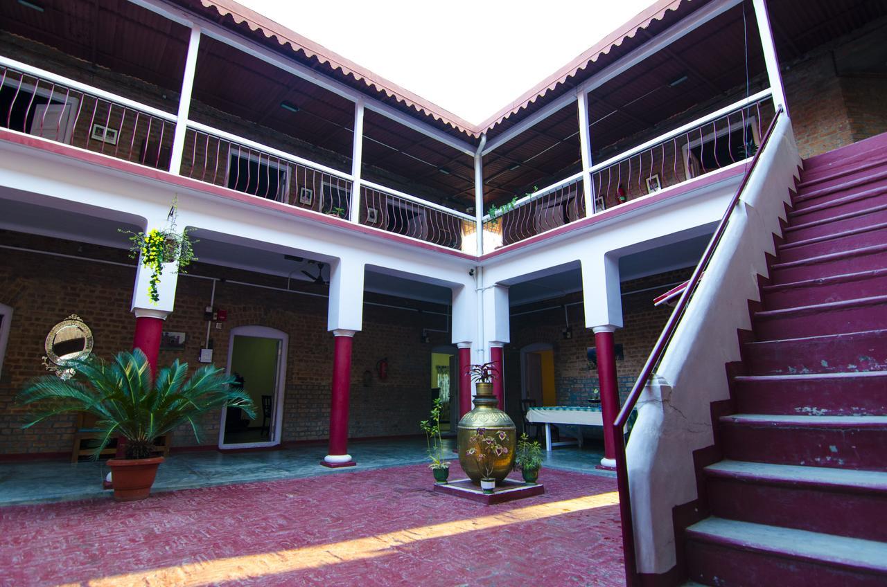 Hotel Naurang Yatri Niwas Garli Exteriér fotografie
